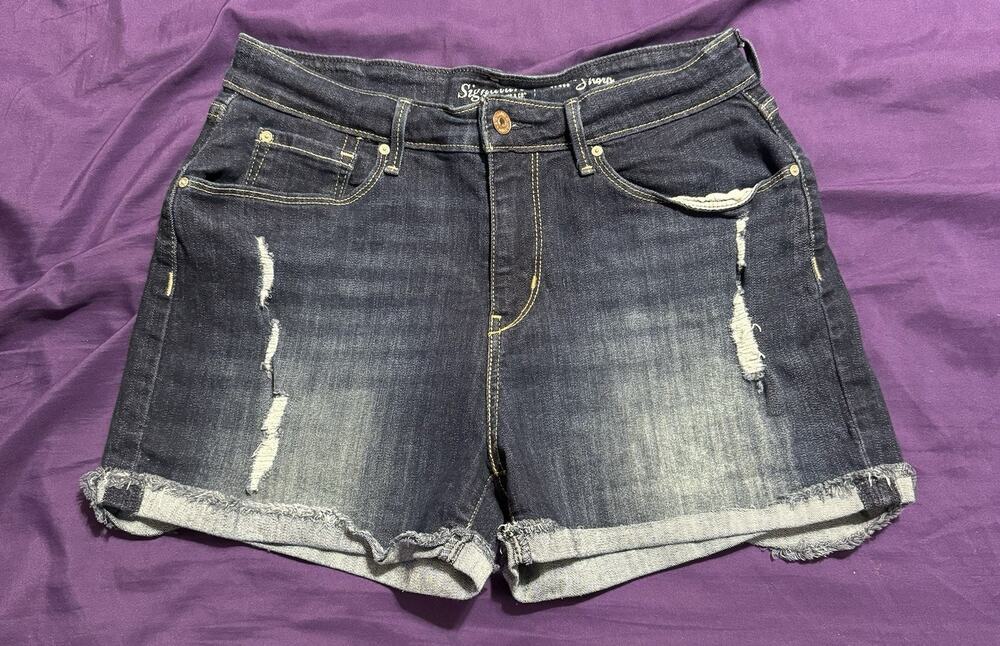 Signature by Levi Strauss & Co Women’s Blue Denim Jean Shorts Distressed Size 10